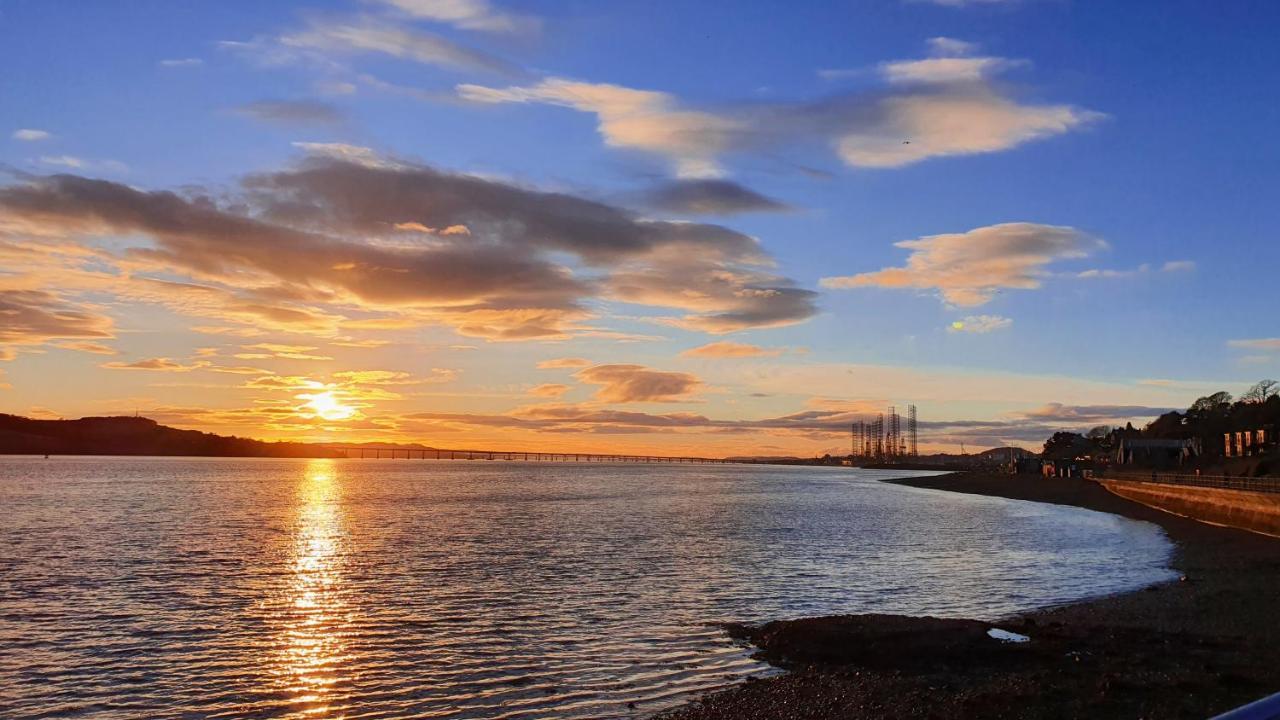 Spacious, Modern 3 Bedroom Luxury Flat In Centre Location Broughty Ferry Exteriör bild